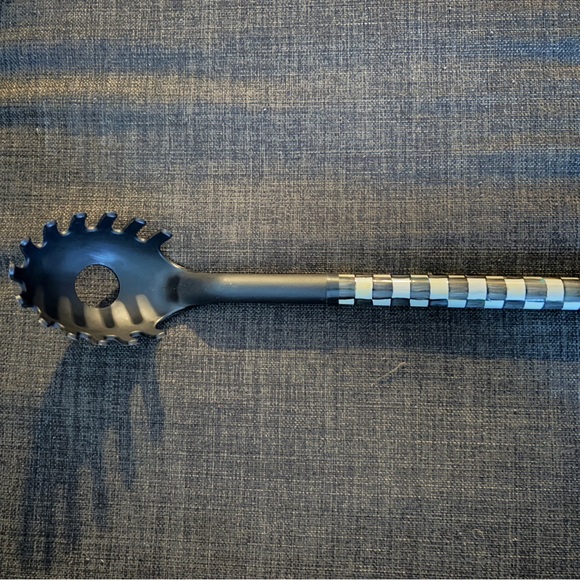 items around the house…kitchen - Picture 6 of 13